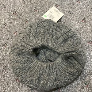 The brand says Coordinate. Color is grey. Very good for fall/winter season.